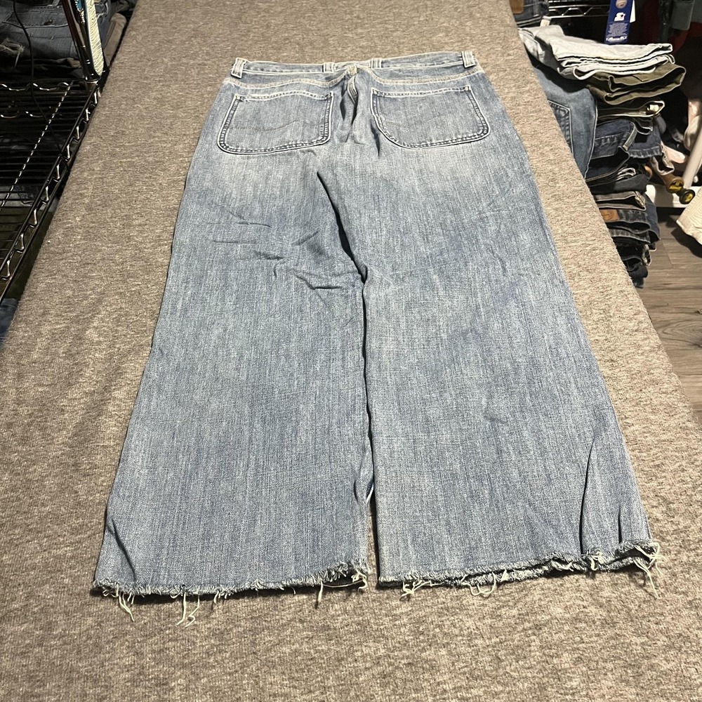 Gap Jeans Mens 33x26 Blue Light Wash Relaxed Wide Leg Distressed Denim Frayed - Picture 4 of 5